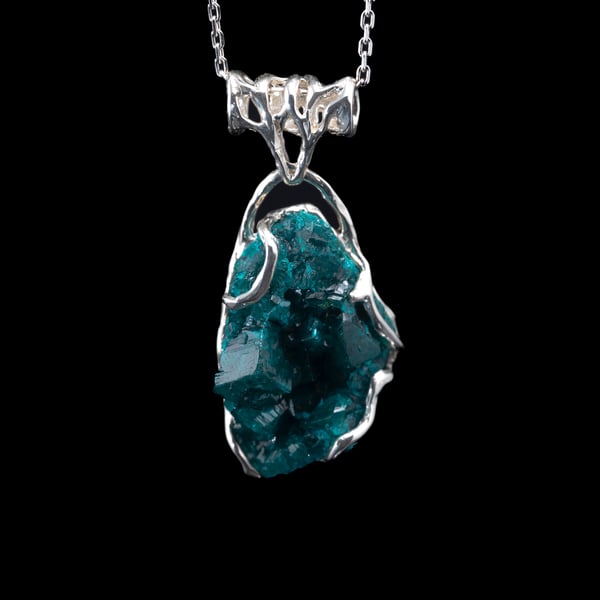 Кулон з діоптазом