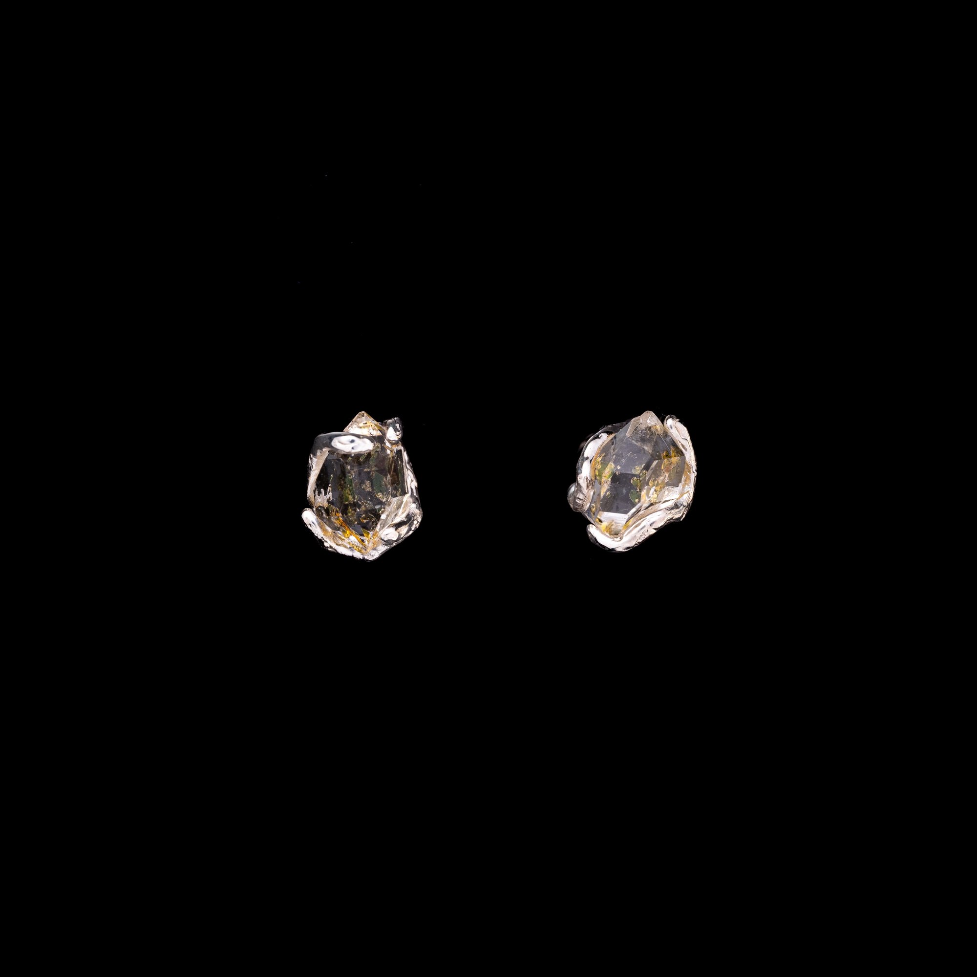 Сережки з нафтовим кварцом