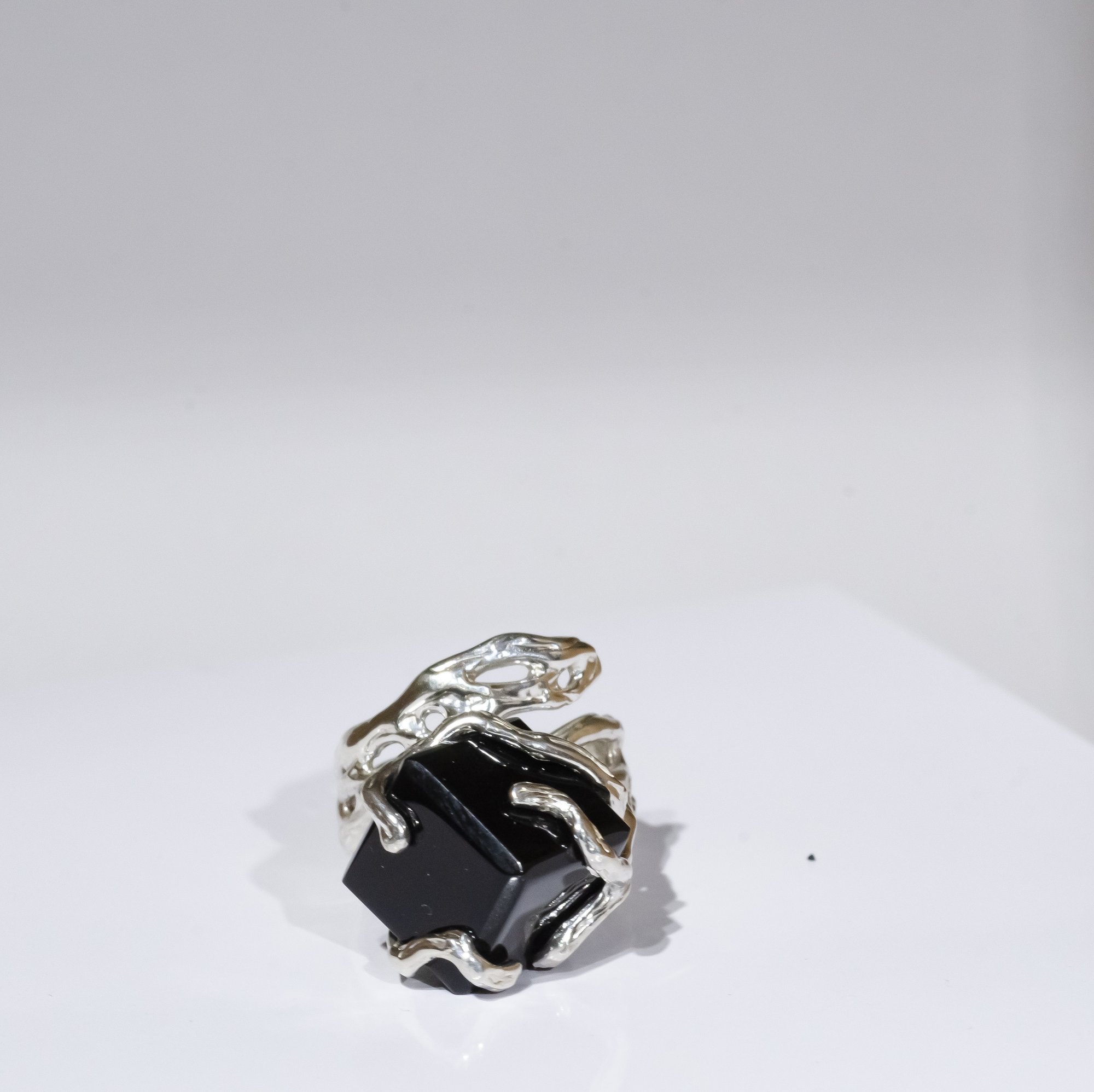 Каблучка з кубіком обсидіану