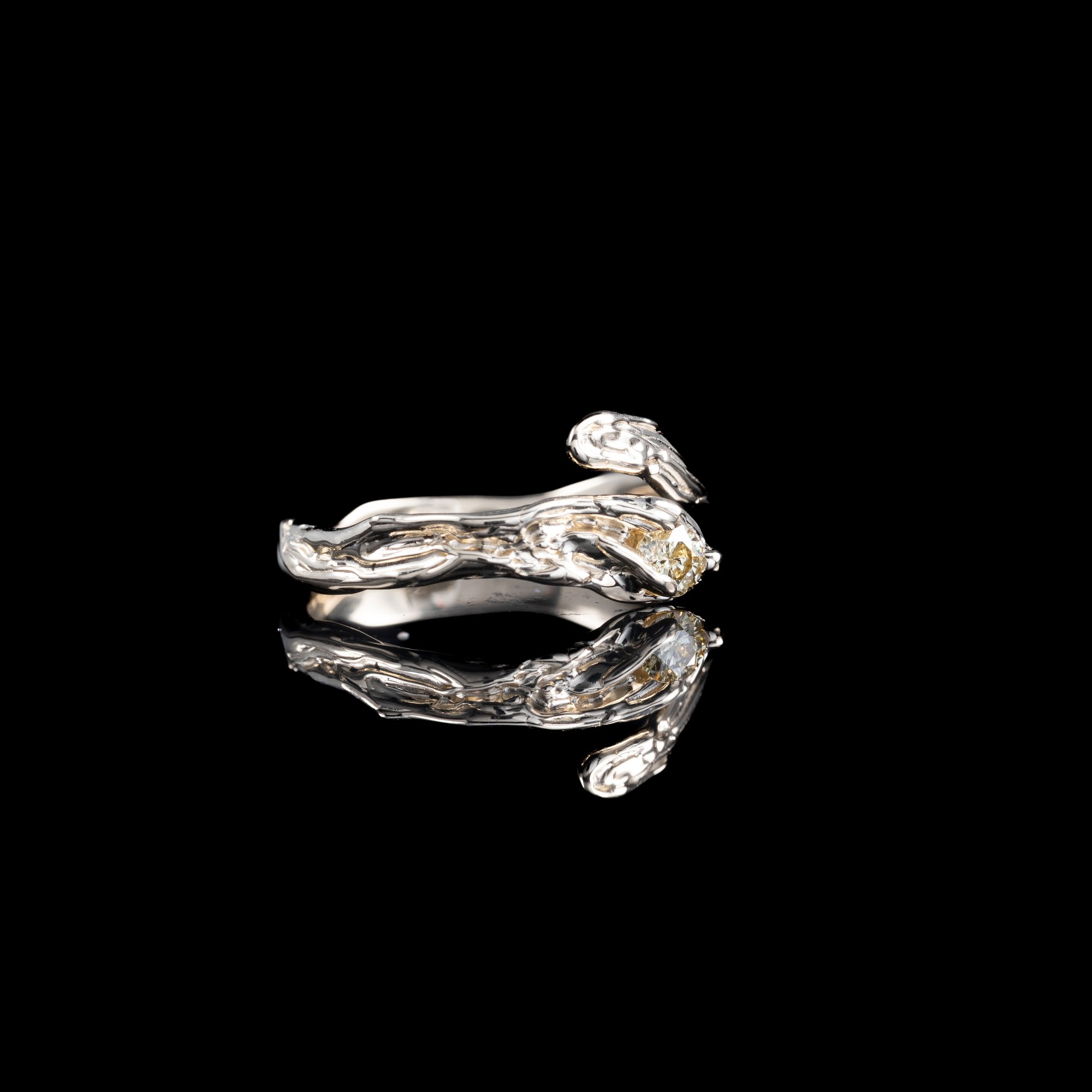 Золота каблучка з діамантом - зображення 2