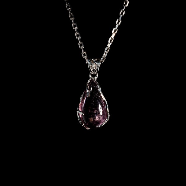 Кулон з фіолетовим турмаліном
