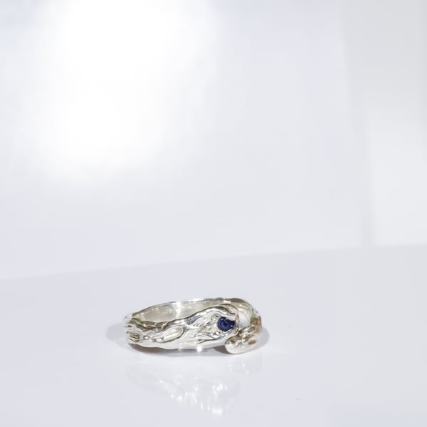 Каблучка з сапфіром