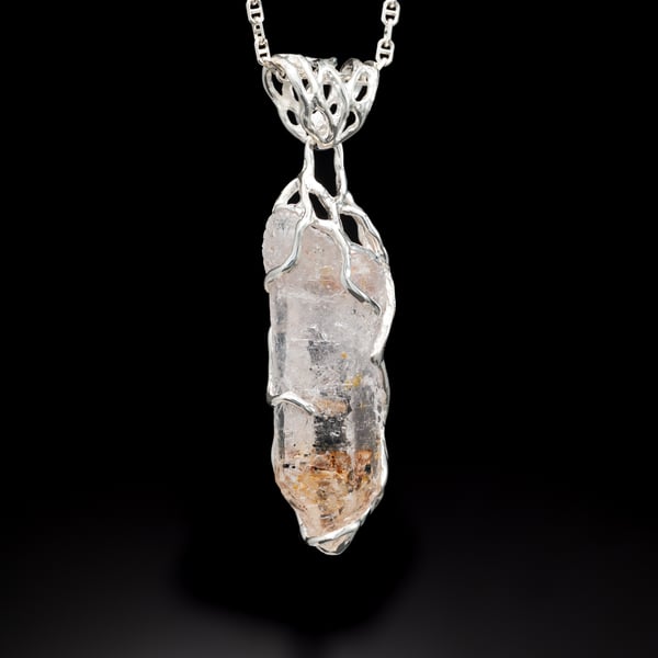 Кулон з нафтовим кварцом