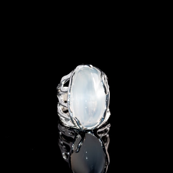 Каблучка з місячним камінням