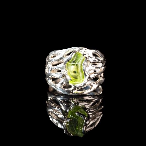 Каблучка з хризолітом