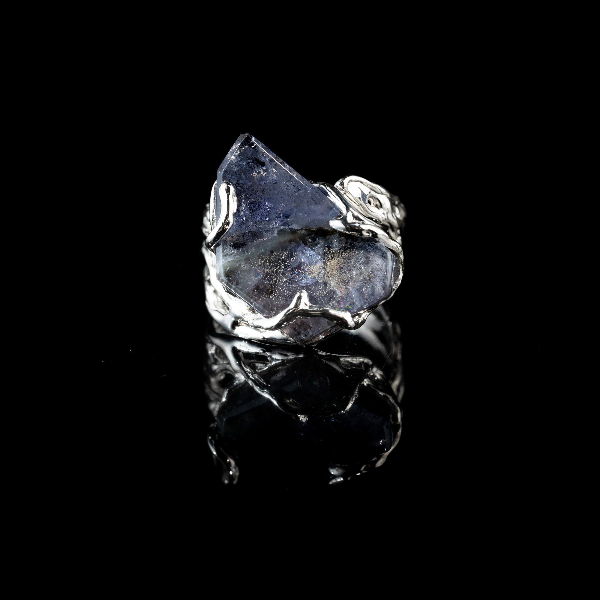 Каблучка з іолітом