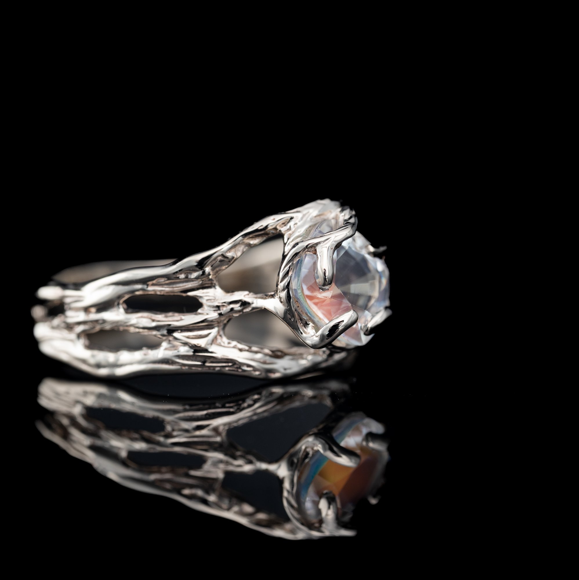 Золота каблучка з місячним камінням - зображення 2