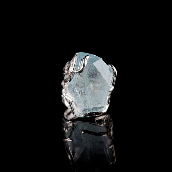 Каблучка з блакитним топазом