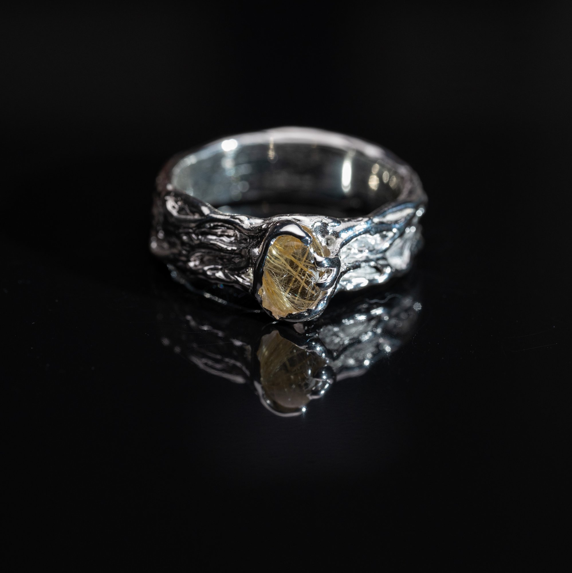 Каблучка з рутилованим кварцом