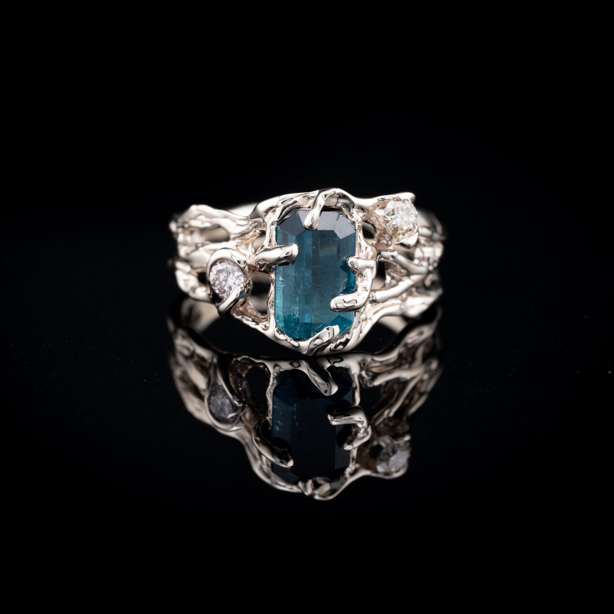 Золота каблучка з індиголітом та діамантами - зображення 1