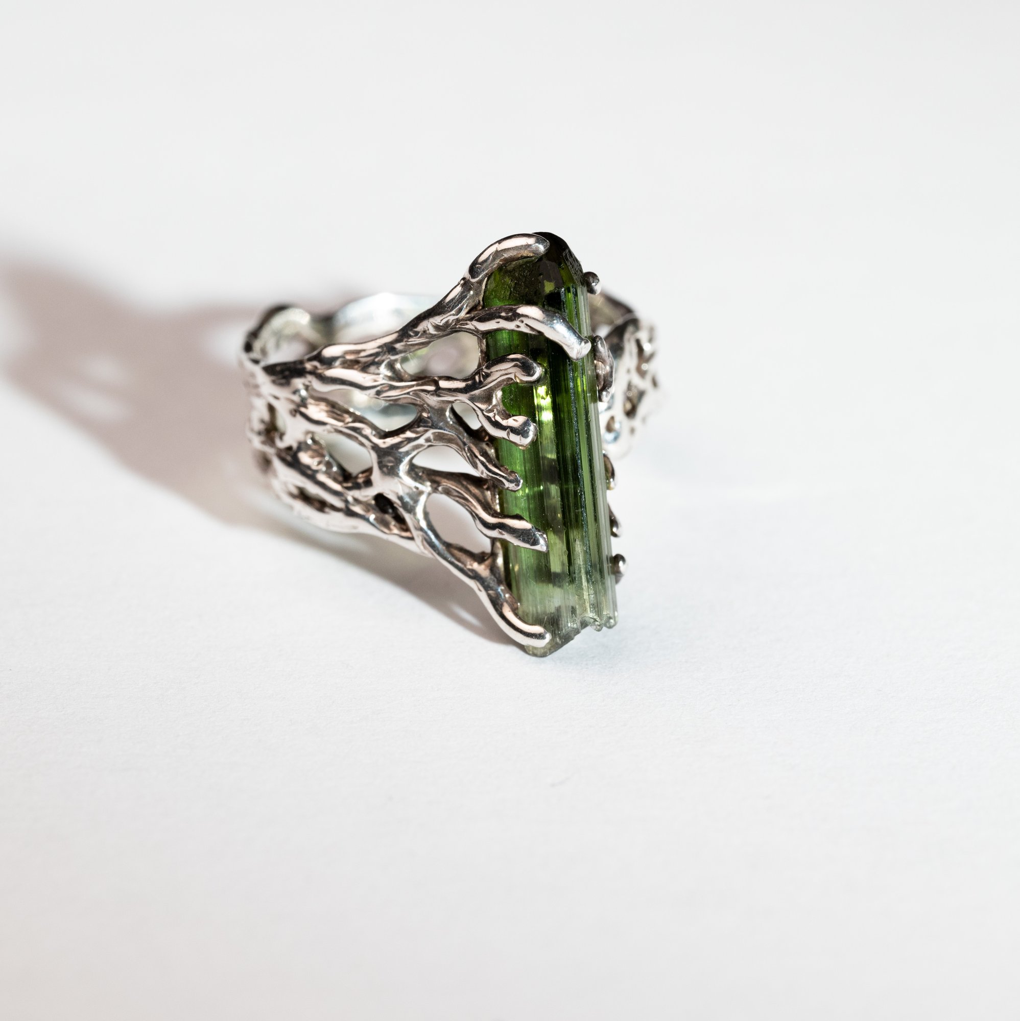 Каблучка з турмаліном верделит