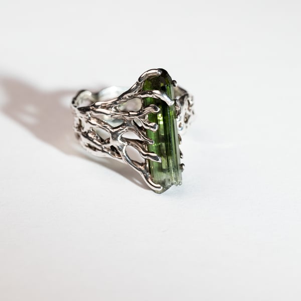 Каблучка з турмаліном верделит