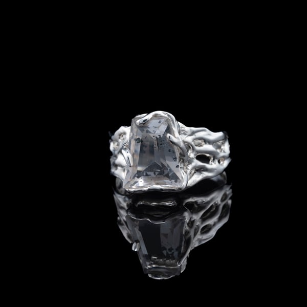 Каблучка з нафтовим кварцом