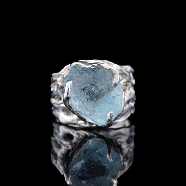 Каблучка з блакитним топазом