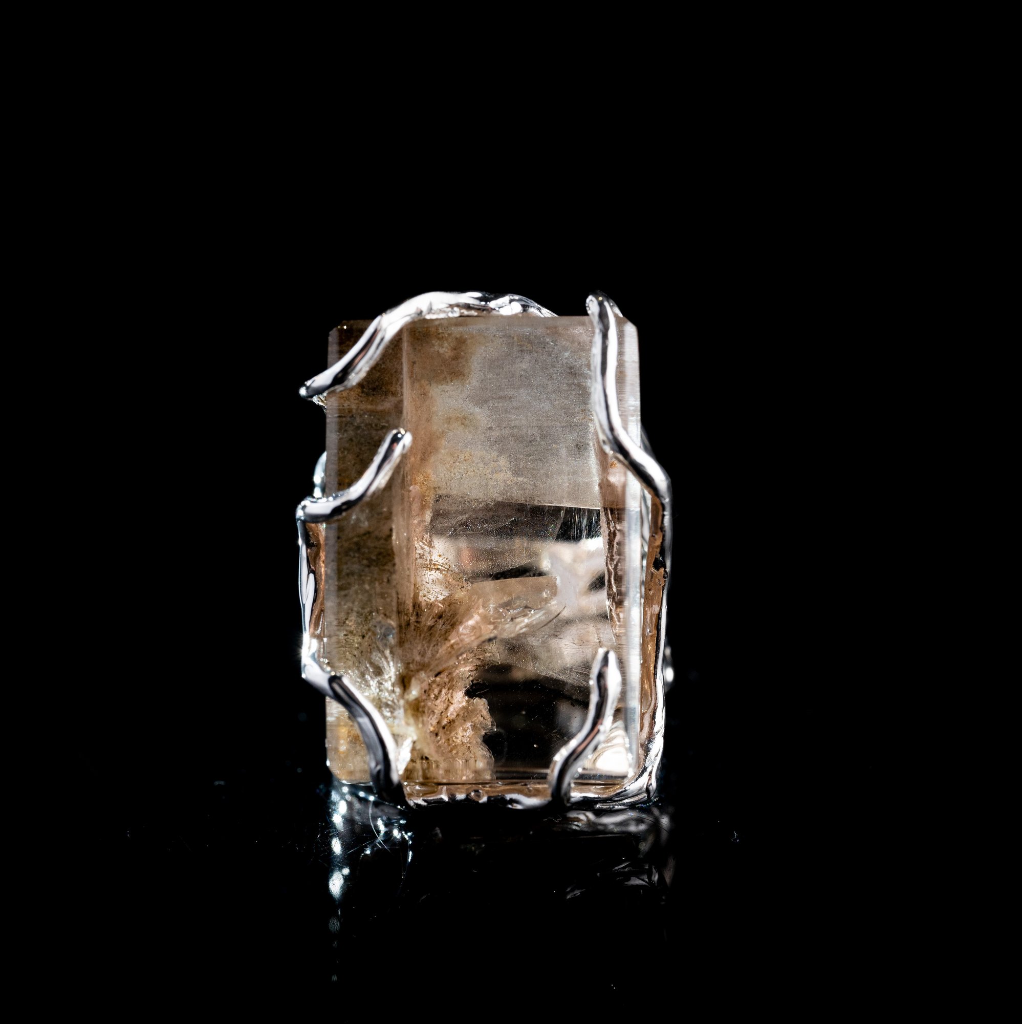 Каблучка з винним топазом