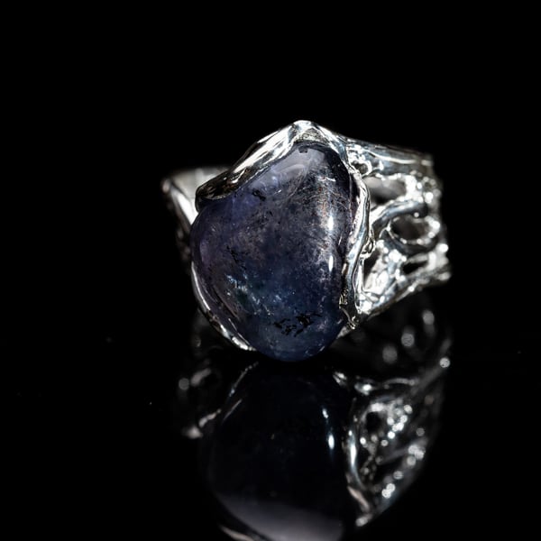 Каблучка з іолітом