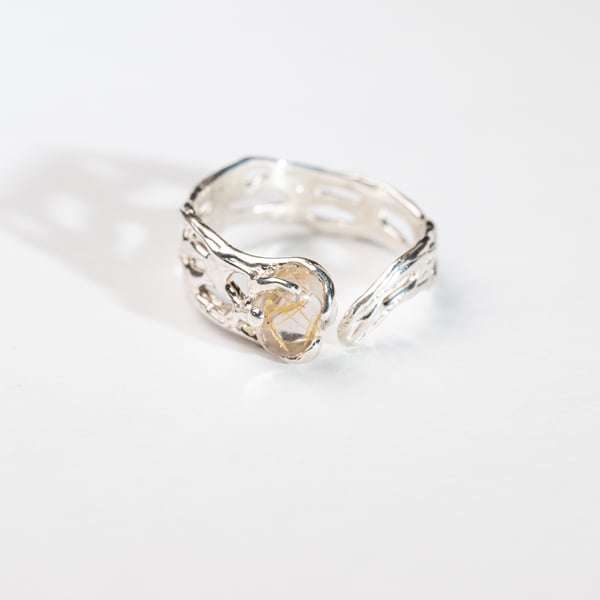 Каблучка з рутилованим кварцом