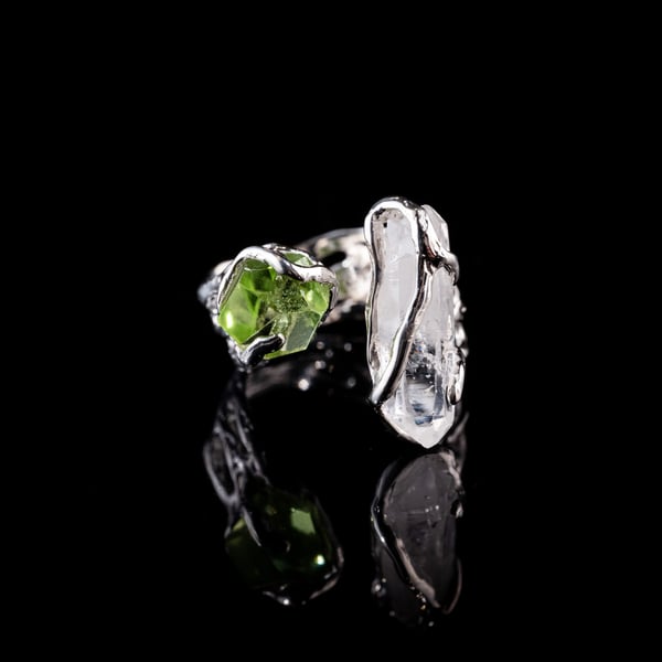 Каблучка з хризолітом та кварцом