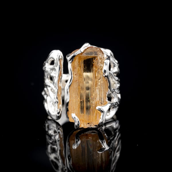 Каблучка з топазом імперіалом