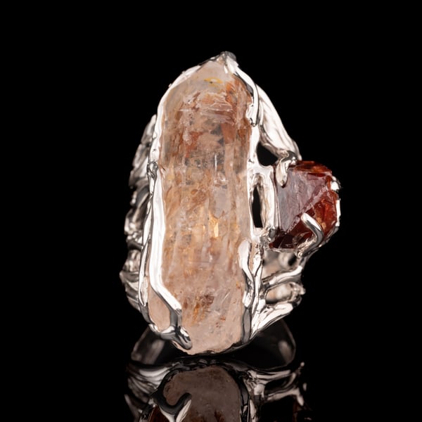 Каблучка з нафтовим кварцом та цирконом