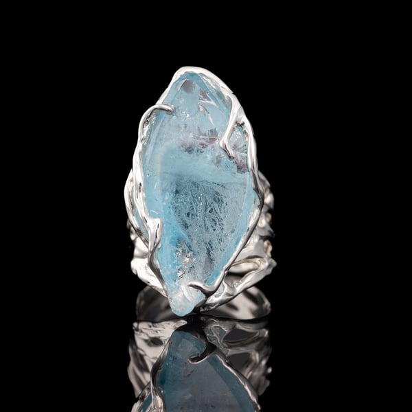 Каблучка з блакитним топазом