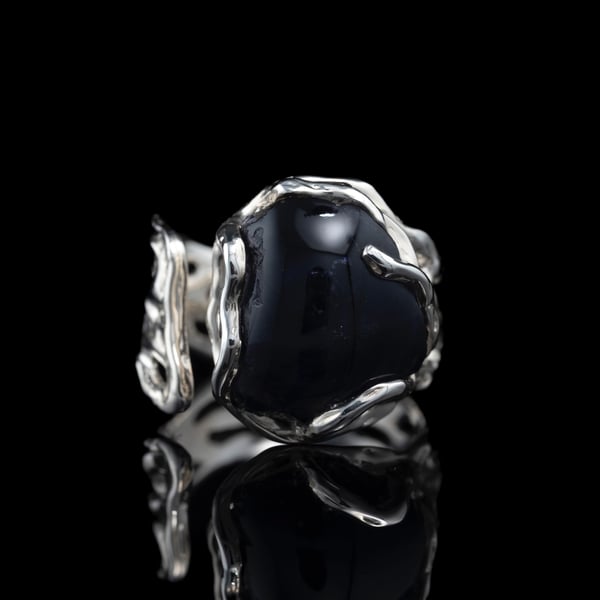 Каблучка з іолітом