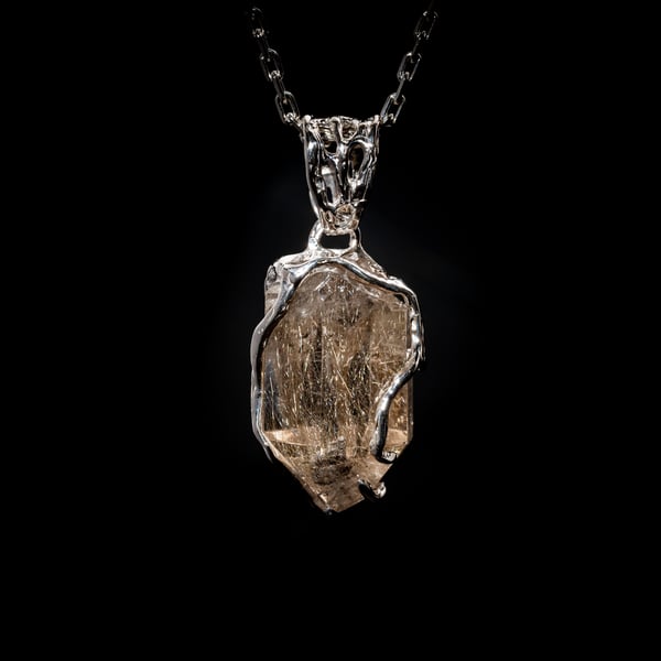 Кулон з рутилованим кварцом
