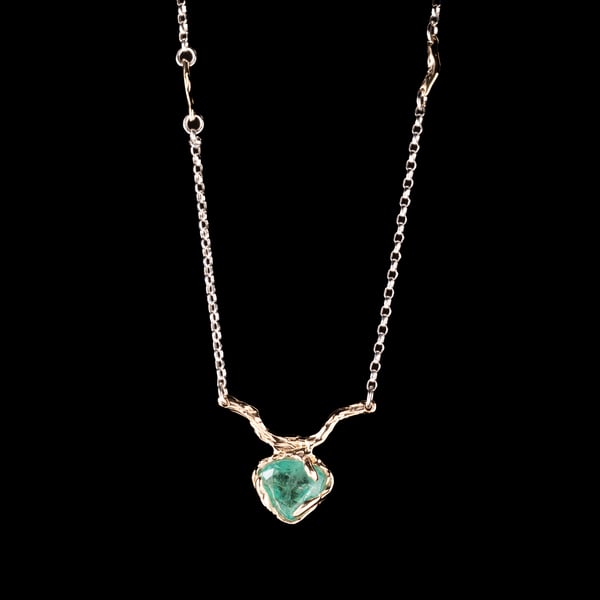 Кулон зі смарагдом