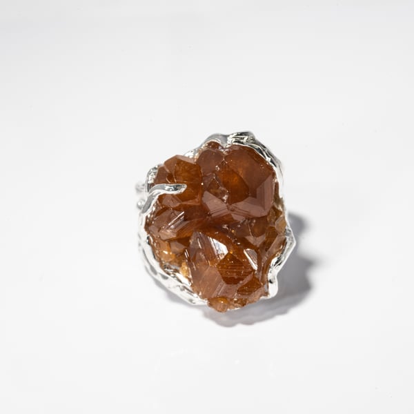 Каблучка з гранатом