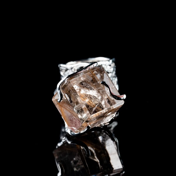 Каблучка з рутилованим кварцом