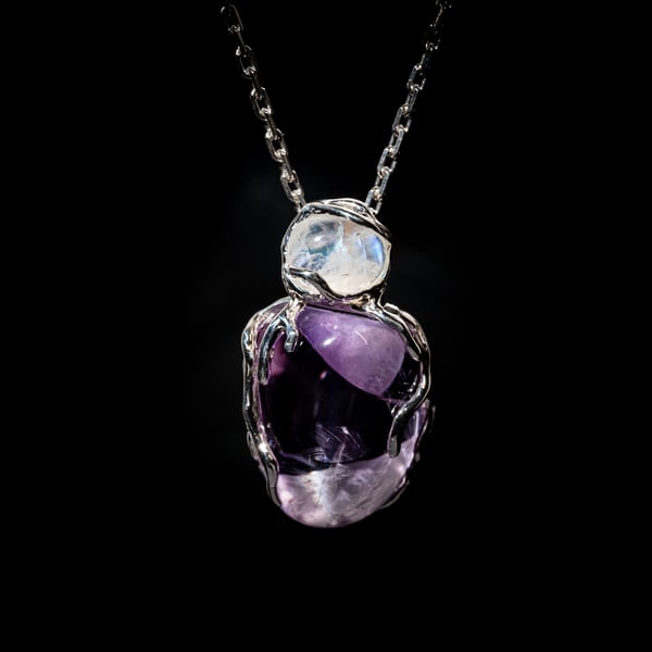 Кулон з аметистом та місячним камінням
