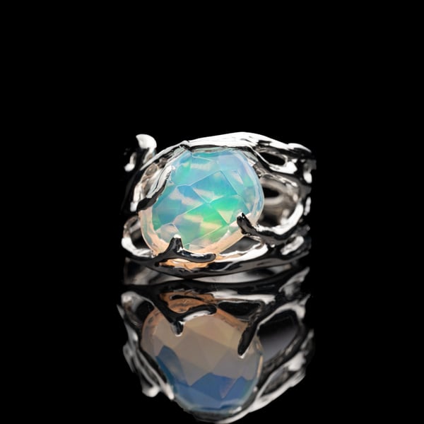 Каблучка з опалом