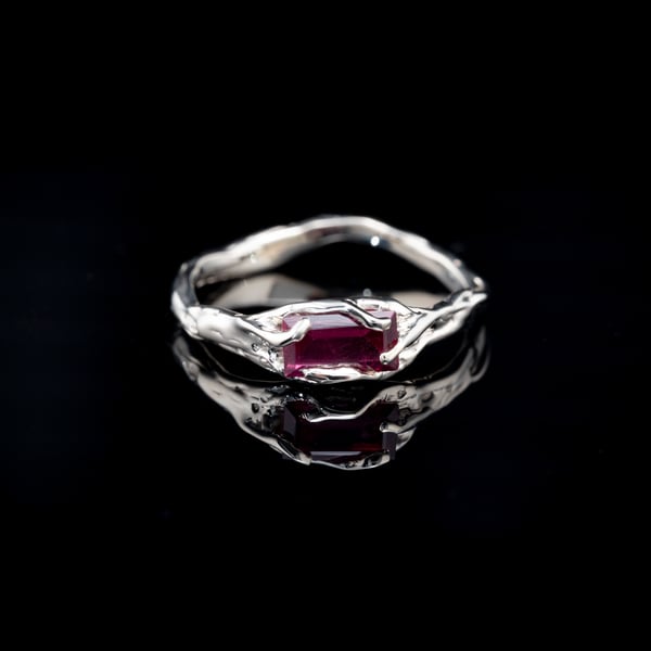 Gold ring with tourmaline