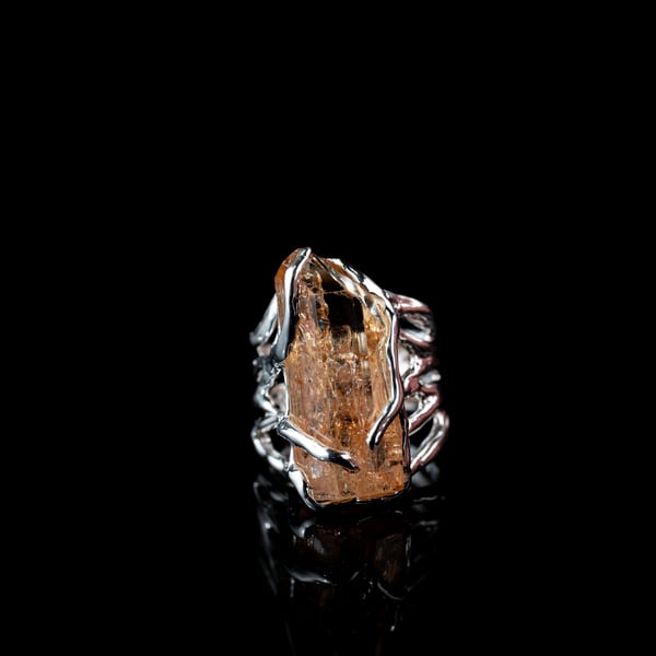 Каблучка з імперіал топазом