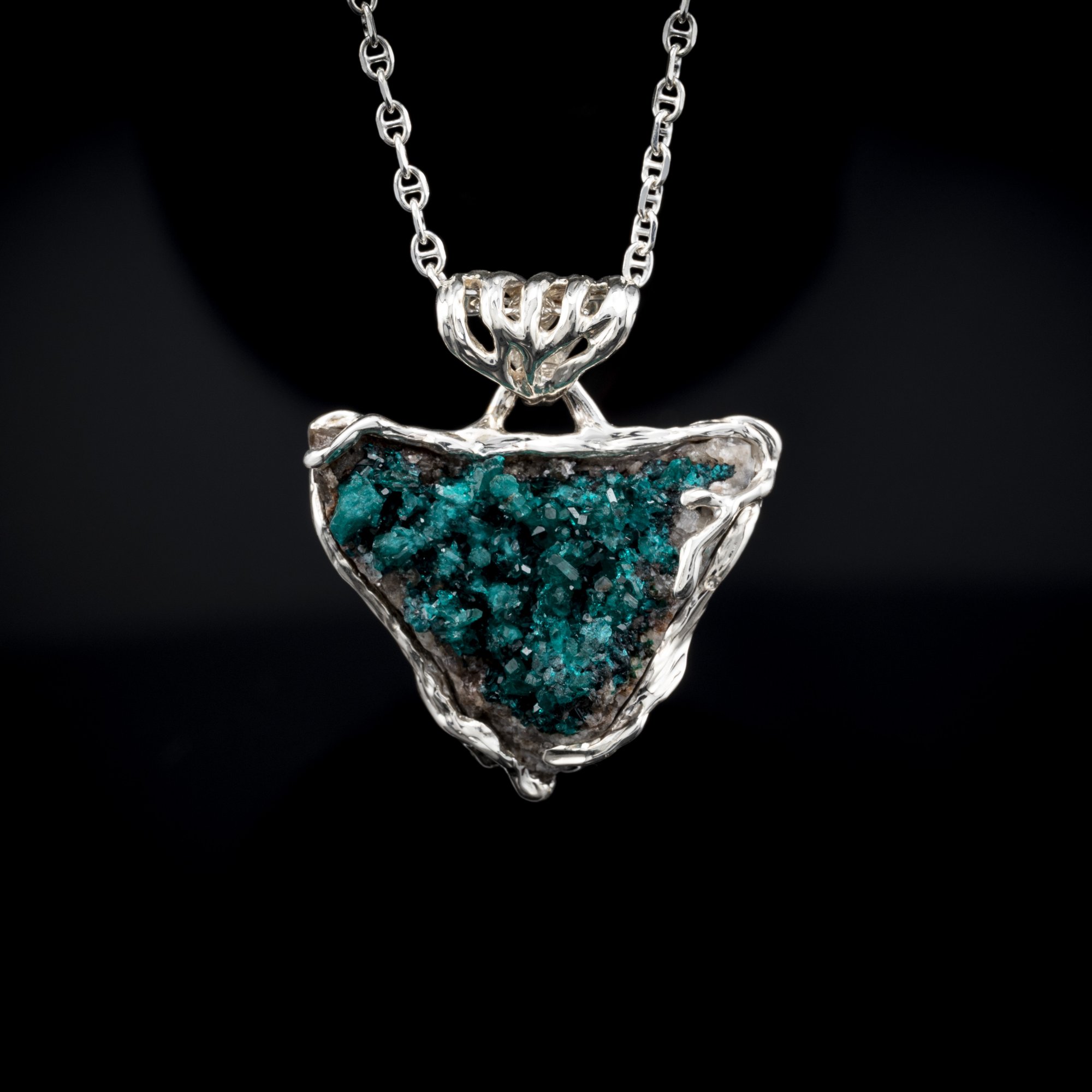 Кулон з діоптазом