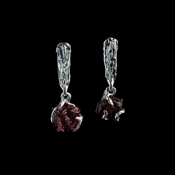 Сережки з гранатами