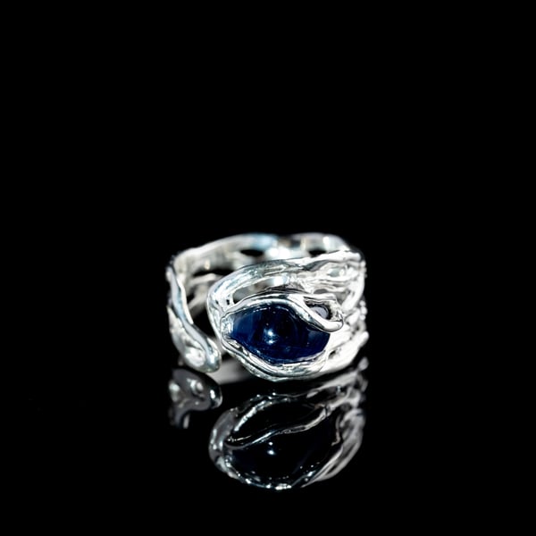 Каблучка з сапфіром