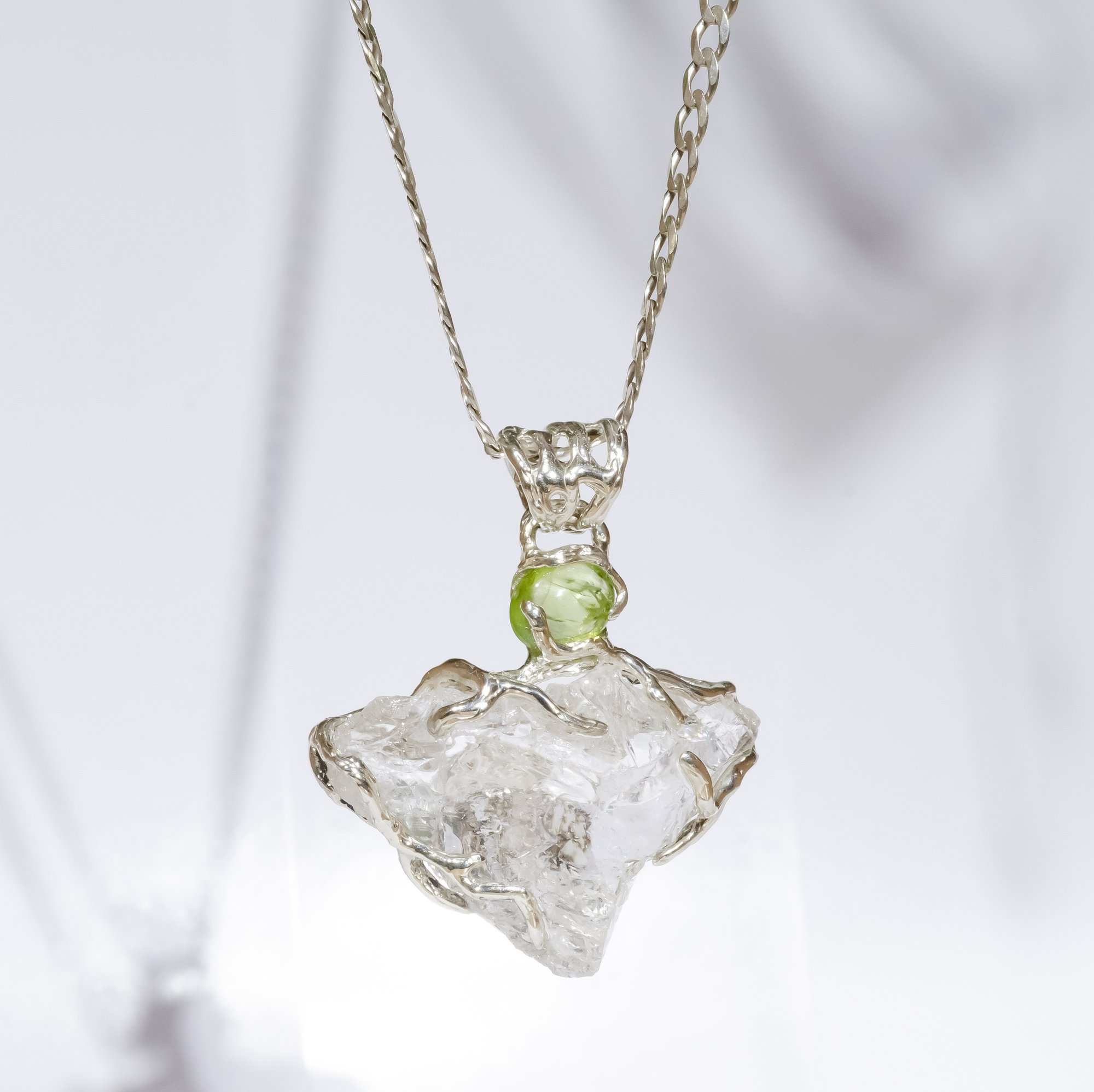 Кулон з гірським кришталем та хризолітом - зображення 2