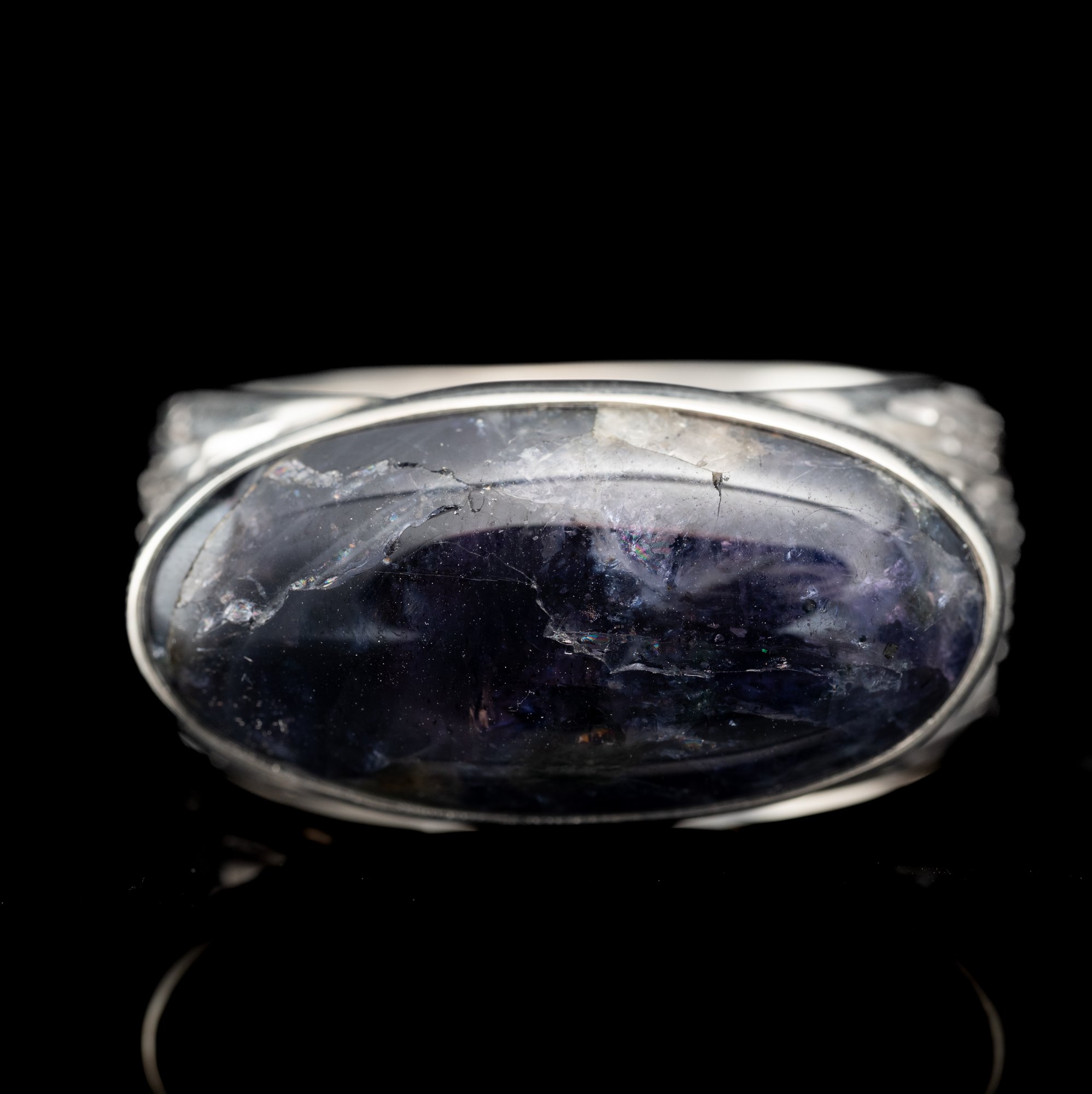 Каблучка з іолітом