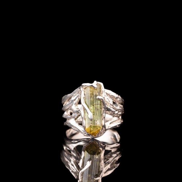 Каблучка з поліхромним турмаліном