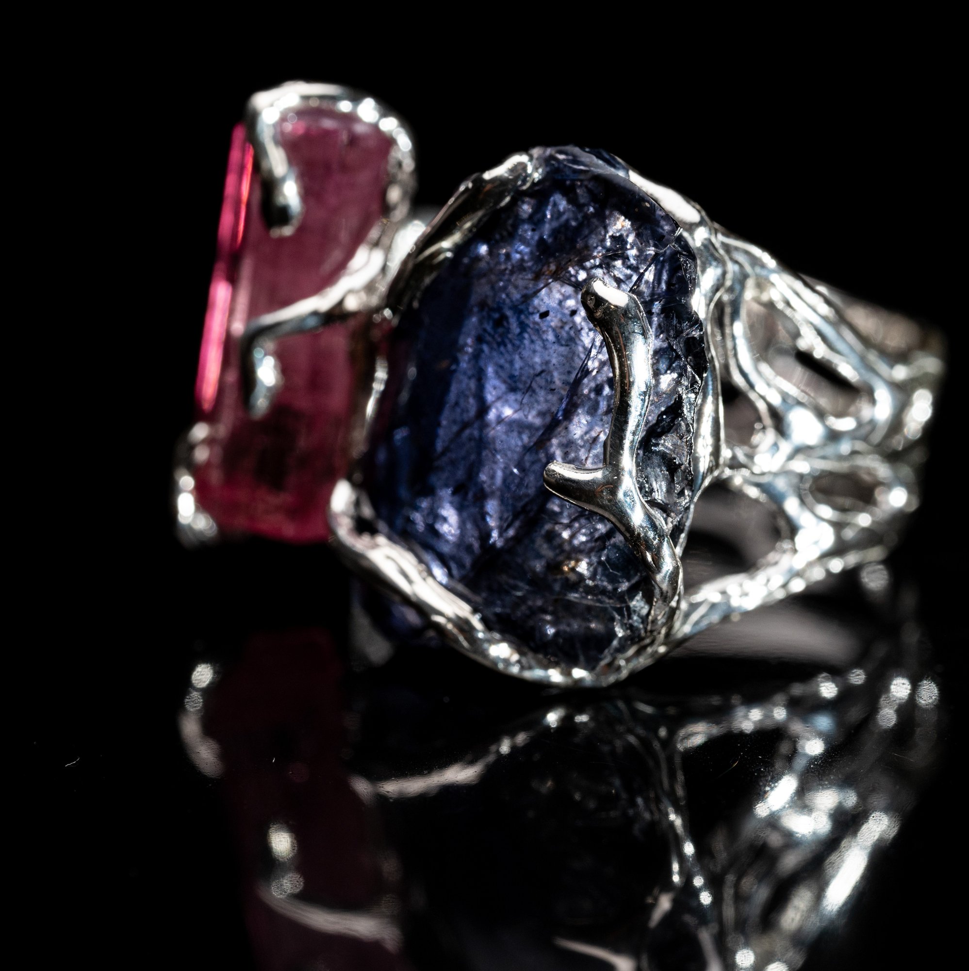 Каблучка з неоновим рожевим турмаліном та іолітом - зображення 2