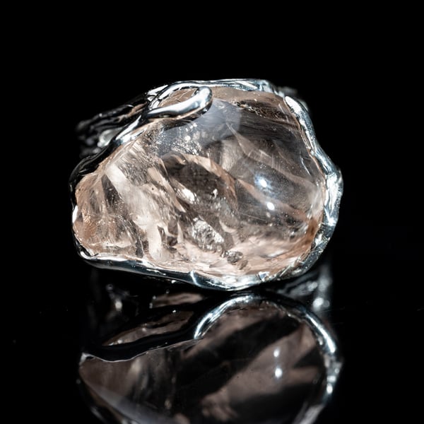 Каблучка з винним топазом