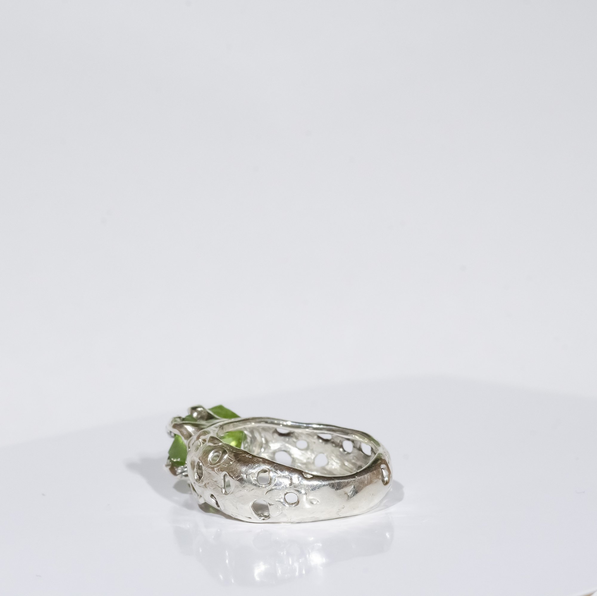 Каблучка з хризолітом - зображення 3