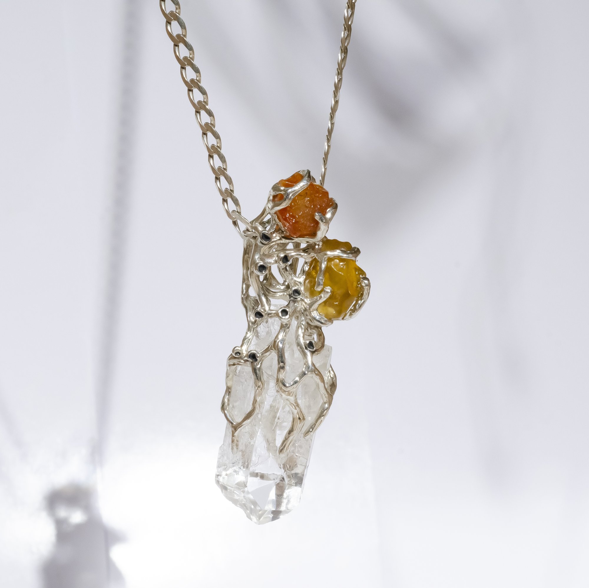 Кулон з гірським кришталем та сердоліками - зображення 2