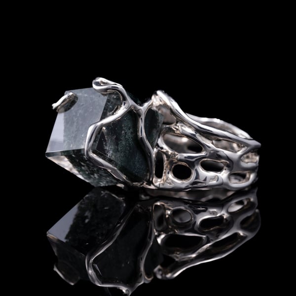 Каблучка з кварцом з включенням хлориту