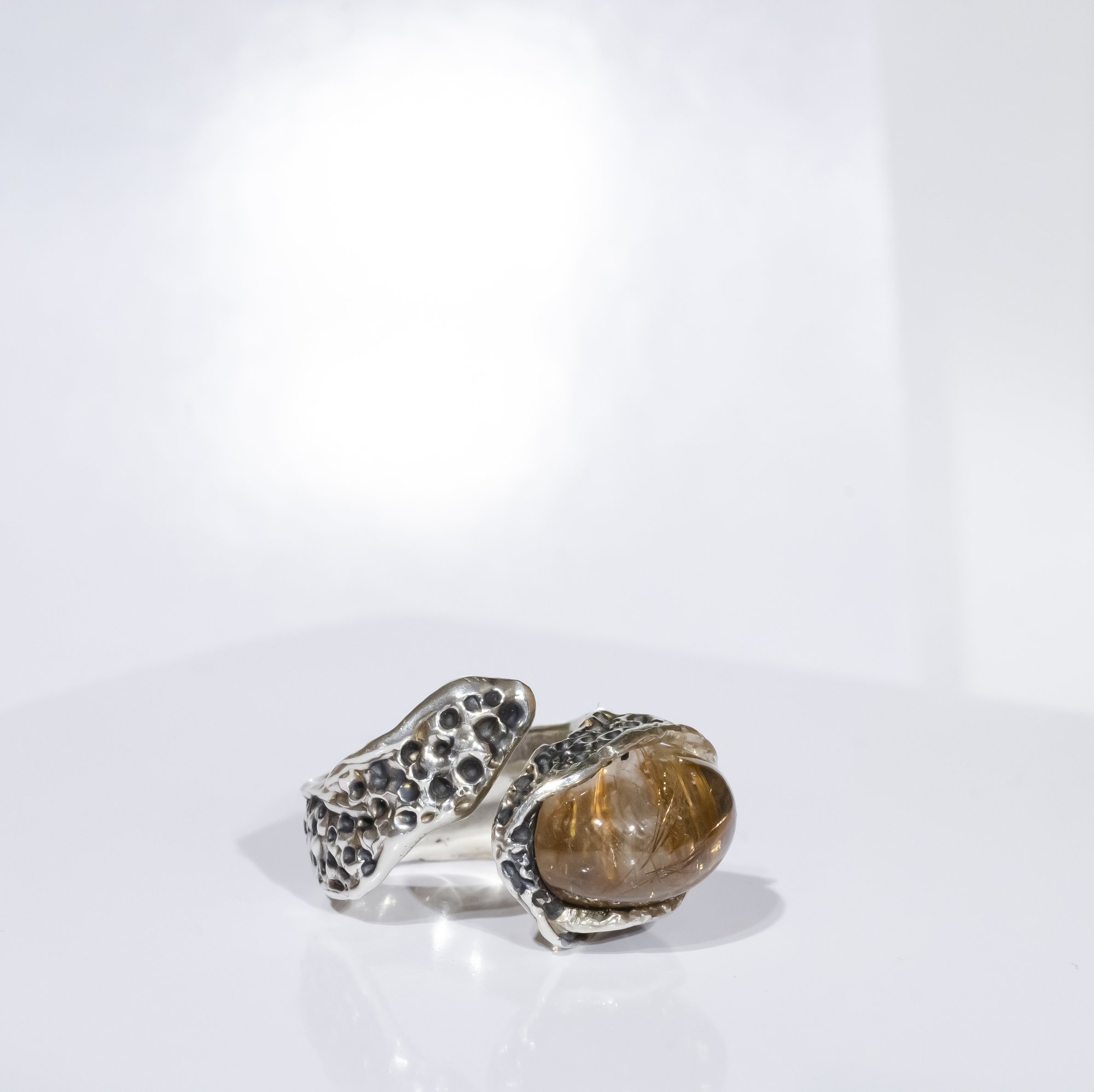 Каблучка з рутилованим кварцом