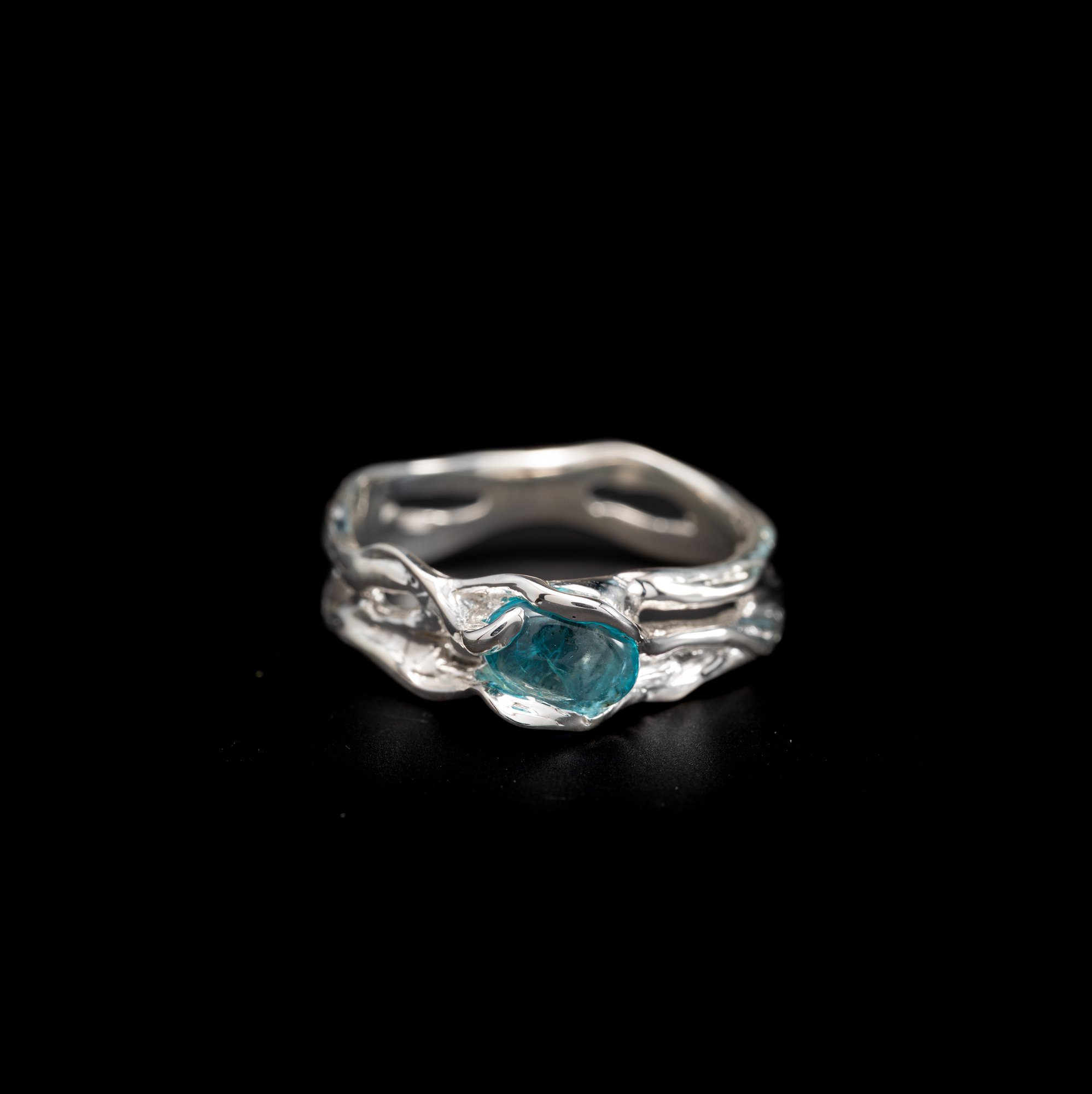 Каблучка з апатитом