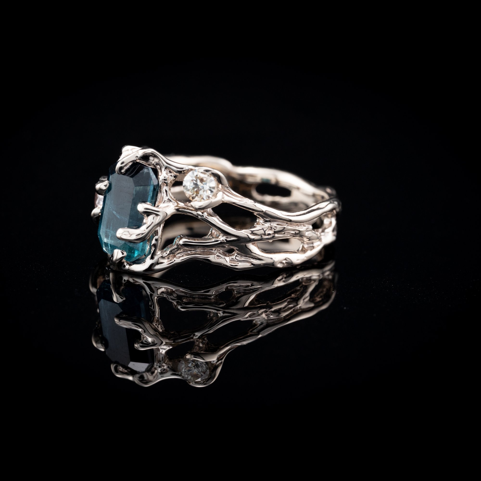 Золота каблучка з індиголітом та діамантами - зображення 4