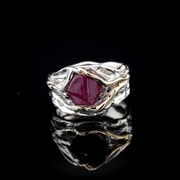 Каблучка з рубіном та елементами золота