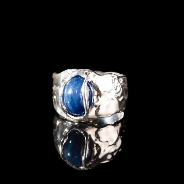 Каблучка з сапфіром